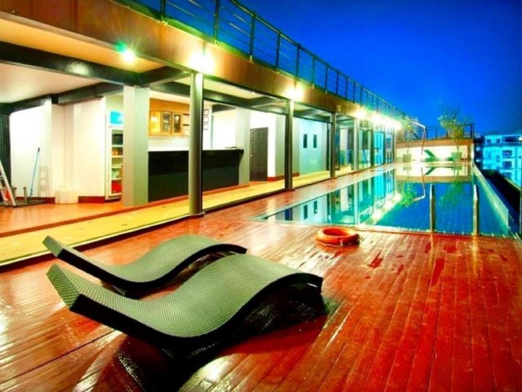เซเว่นคิว ป่าตอง Hotel Patong ภายนอก รูปภาพ
